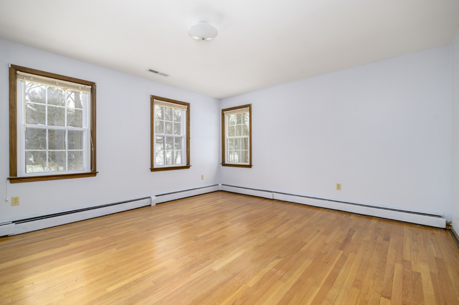 Empty Naugatuck CT 15 by 13 bedroom before virtual staging
